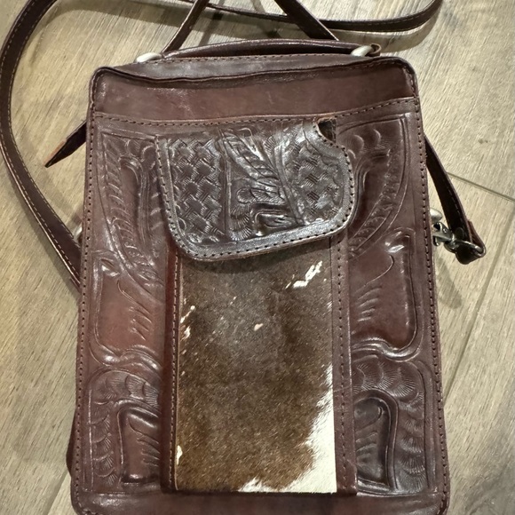 Leaders in Leather Crossbody Wallet Purse Pony tooled leather zipper closure EUC - Picture 7 of 10